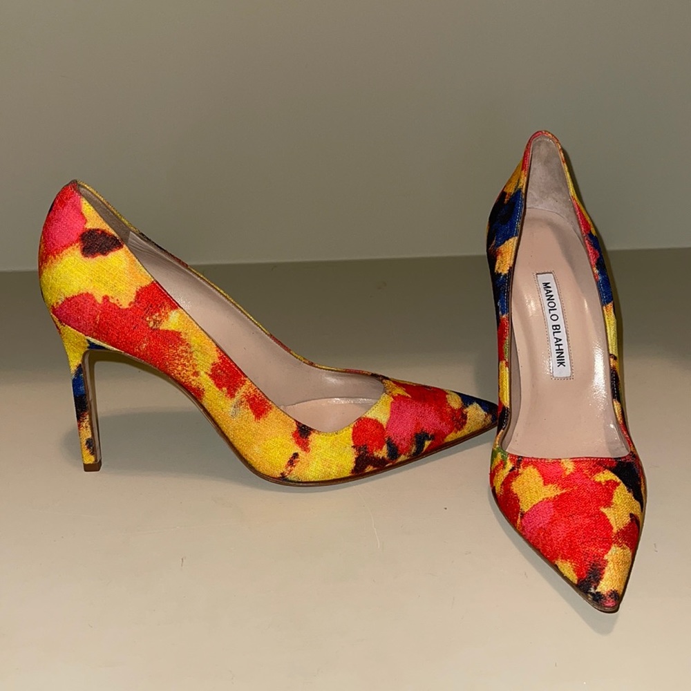 Manolo Blahnik Floral Pump Size 39.5